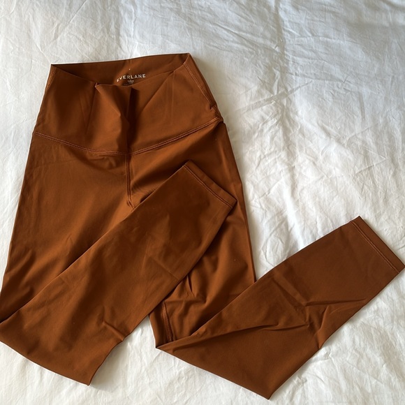 Everlane Perform Legging in Copper - Picture 5 of 7